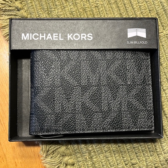 Michael Korea Men’s Jet Set Wallet - Picture 1 of 3